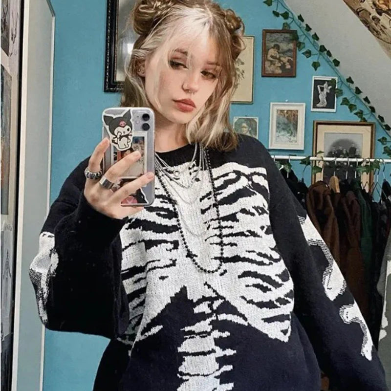 Modern Skull Pattern Women's Sweater Attitude Rebel Elegance Pullover Fashionable Knitwear for Casual Wear