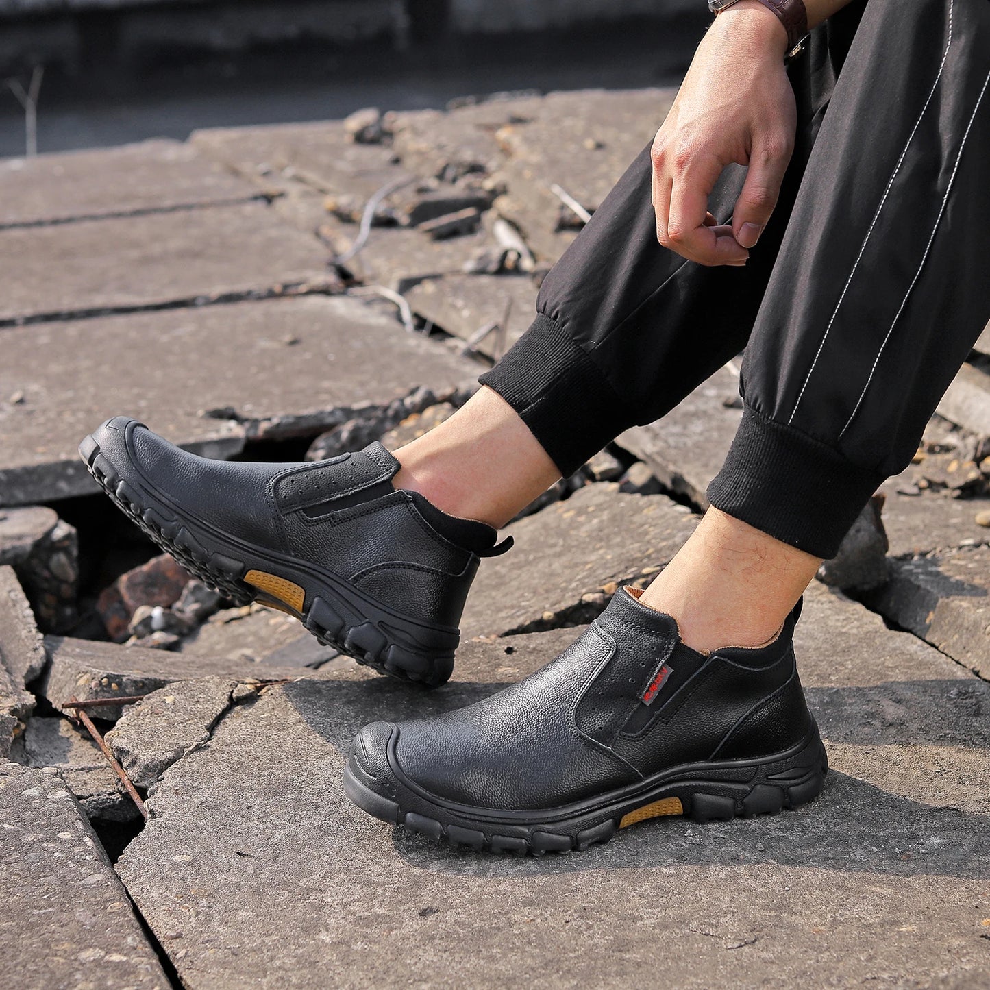 Light Weight Safety Shoes Waterproof Boots Steel Toe Boots for Men Anti-smash Anti-Puncture Work Sneakers Slip On Work Shoes