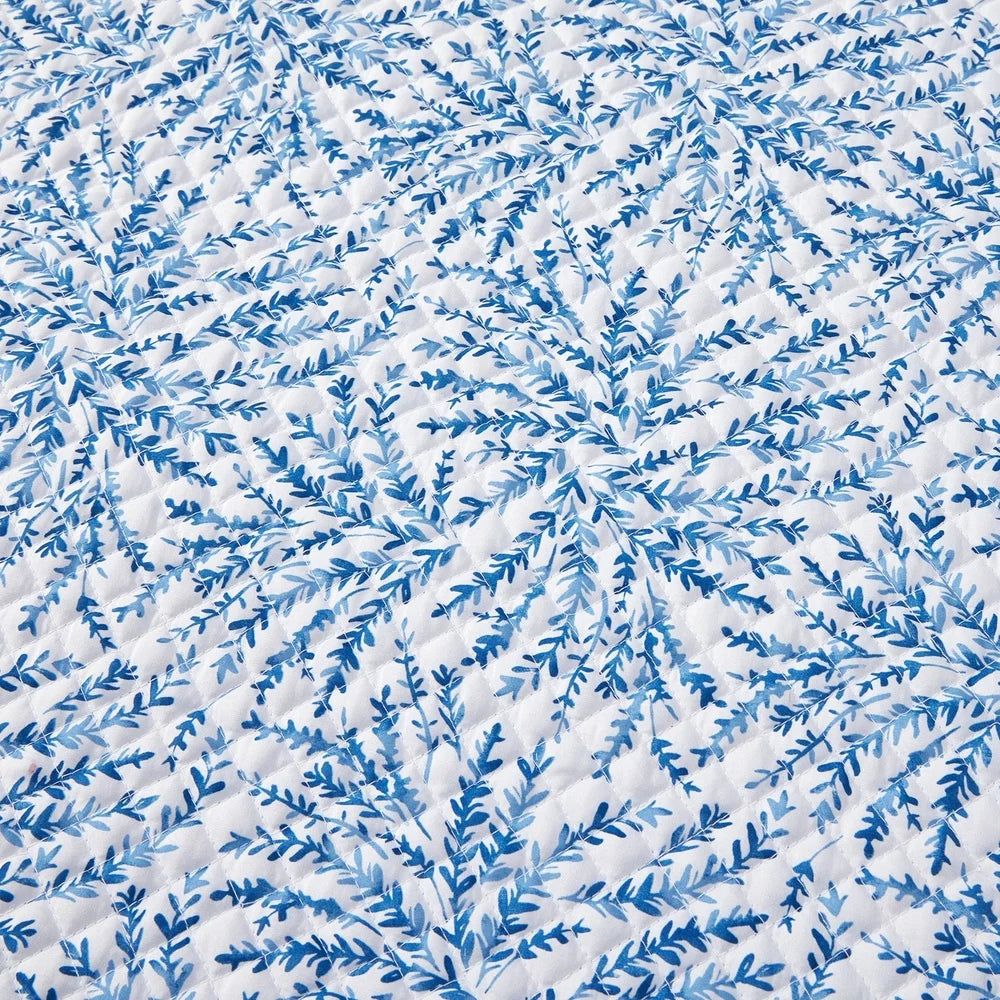 Blue Fern 3-Piece Quilt Set Full Queen Soft Polyester Bedding Set with Shams Cooling Technology Elegant Scalloped Edges Classic