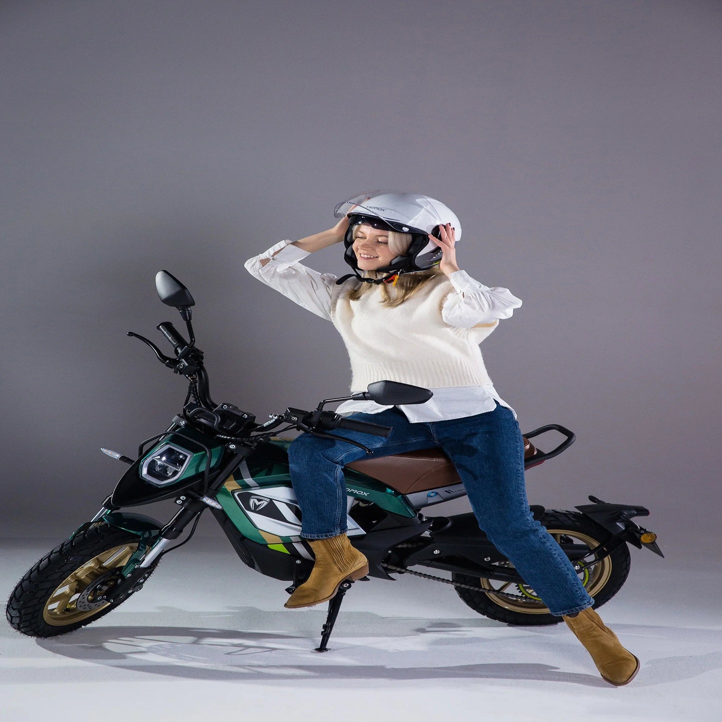 Electric Motorcycle Bike for Adults with App,2500W(Peak) Mid-Mounted Motor 60V/31Ah Removable Battery,Top Speed 34Mph/56Miles