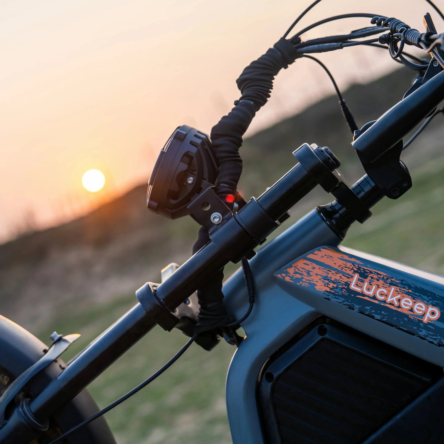 Electric Off-Road Bike Luckeep M5 Max 20x4" 2000W,37.5Mph,80Mile,52V 20Ah,7 Speed, Wide Tire All Terrain E-Bike,New