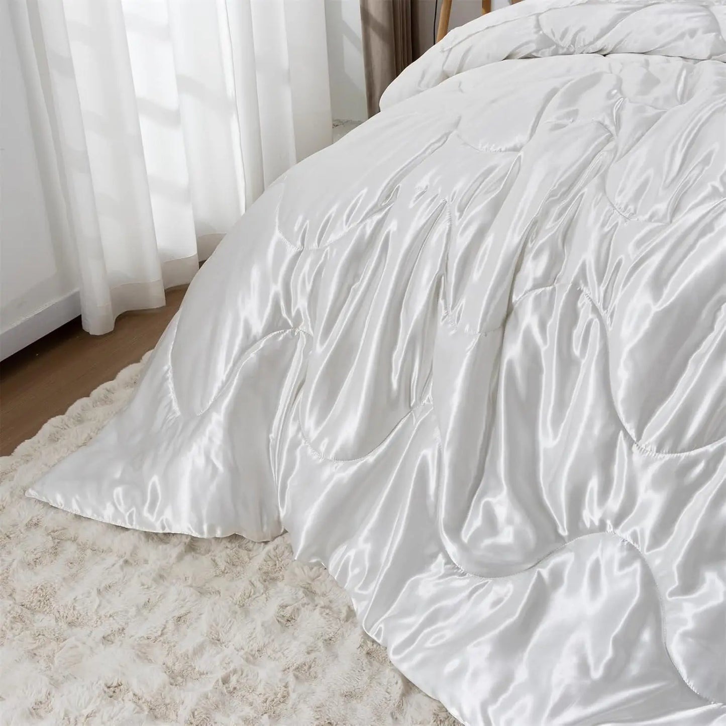 3pcs Reversible Silky Bedding Set, Luxury Soft Satin Comforter with 2 Satin Pillowcases, Lightweight Duvet Insert for All Season