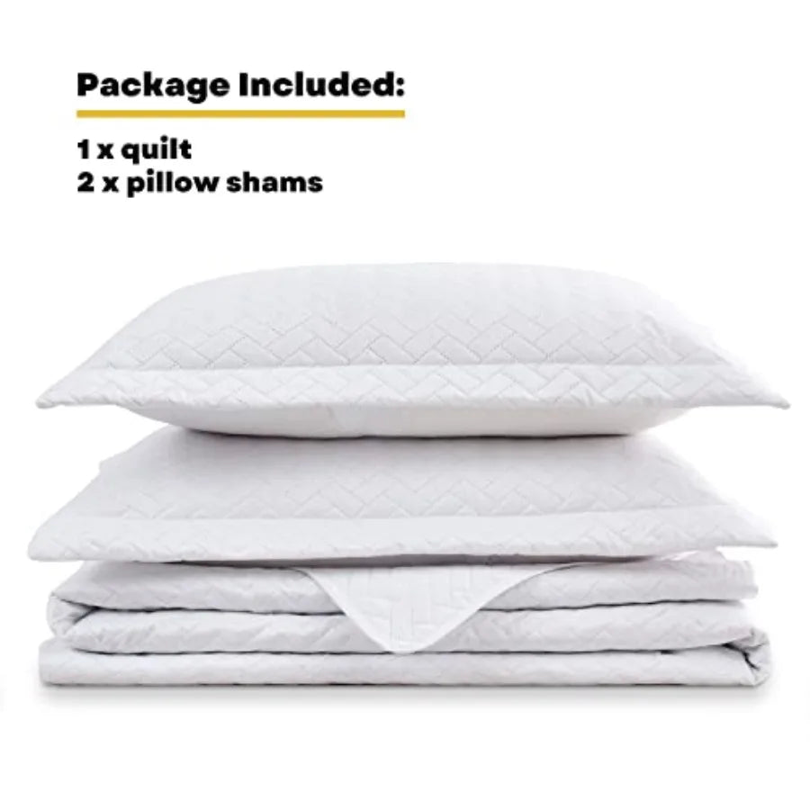 White Quilt Set Queen Size Chevron Pattern 3 Piece for Modern Bedroom Decor Soft and Cozy Textured Bedding Set with Elegant Geo
