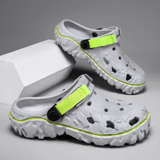 2025 Summer Men Sandals Hot sell Outdoor Garden Clogs Hole Shoes Male Casual Shoes Water Shoes Comfort Home Soft Slippers