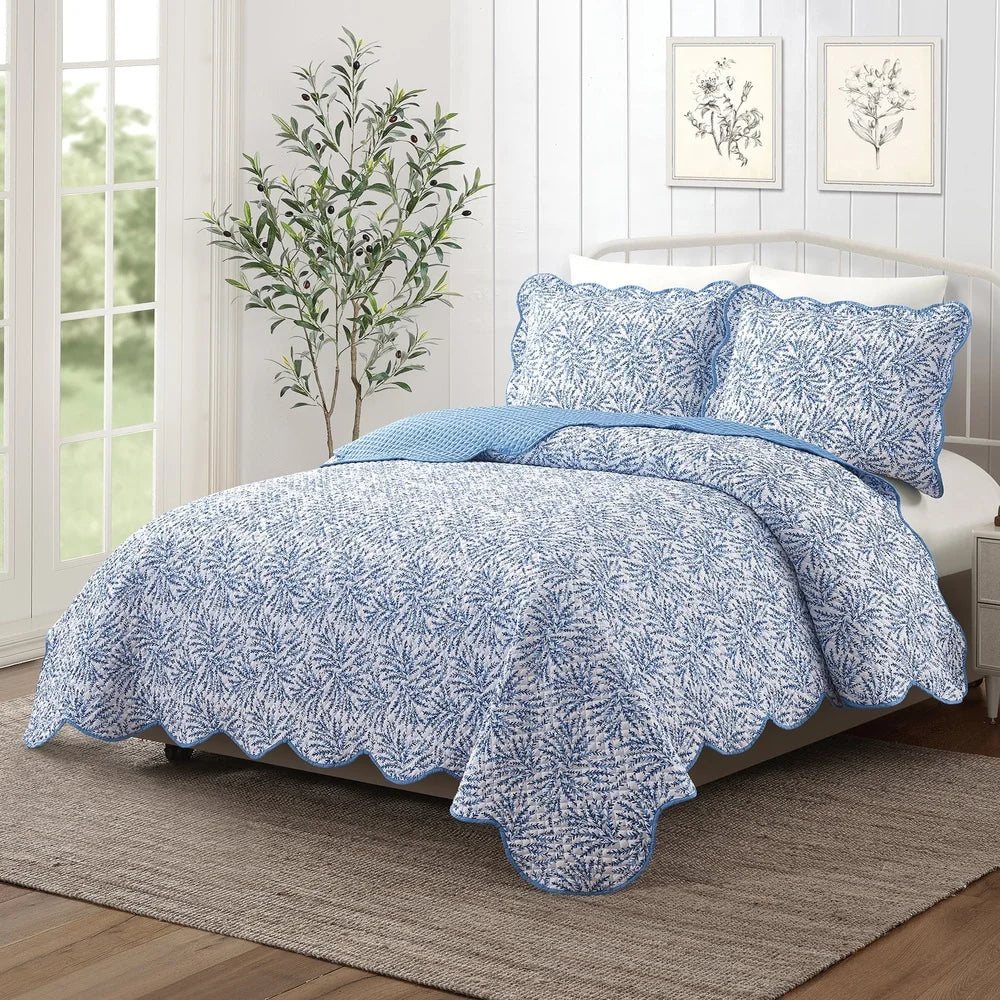 Blue Fern 3-Piece Quilt Set Full Queen Soft Polyester Bedding Set with Shams Cooling Technology Elegant Scalloped Edges Classic