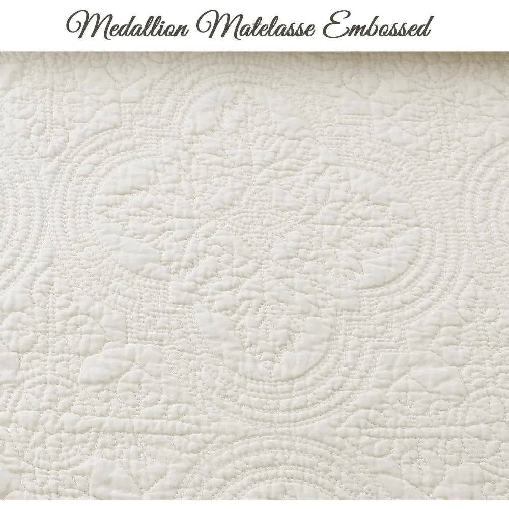 100% Cotton Medallion Off White Matelasse Embossed Bedding Quilt Set, Reversible Lightweight Bedspread