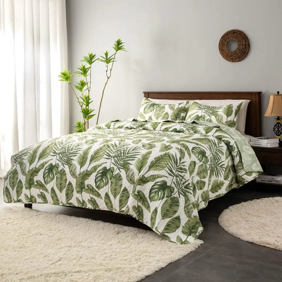 Queen Size 3Piece Quilt Set with Green Palm Leaves and Tropical Plants Design for Modern Bedroom Decor Soft Cotton Fabric Ideal
