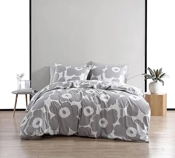 Cotton Queen Duvet Cover Set with Matching Pillow Shams and Button Closure, Suitable for All Seasons Home Decor, Grey Floral Pat