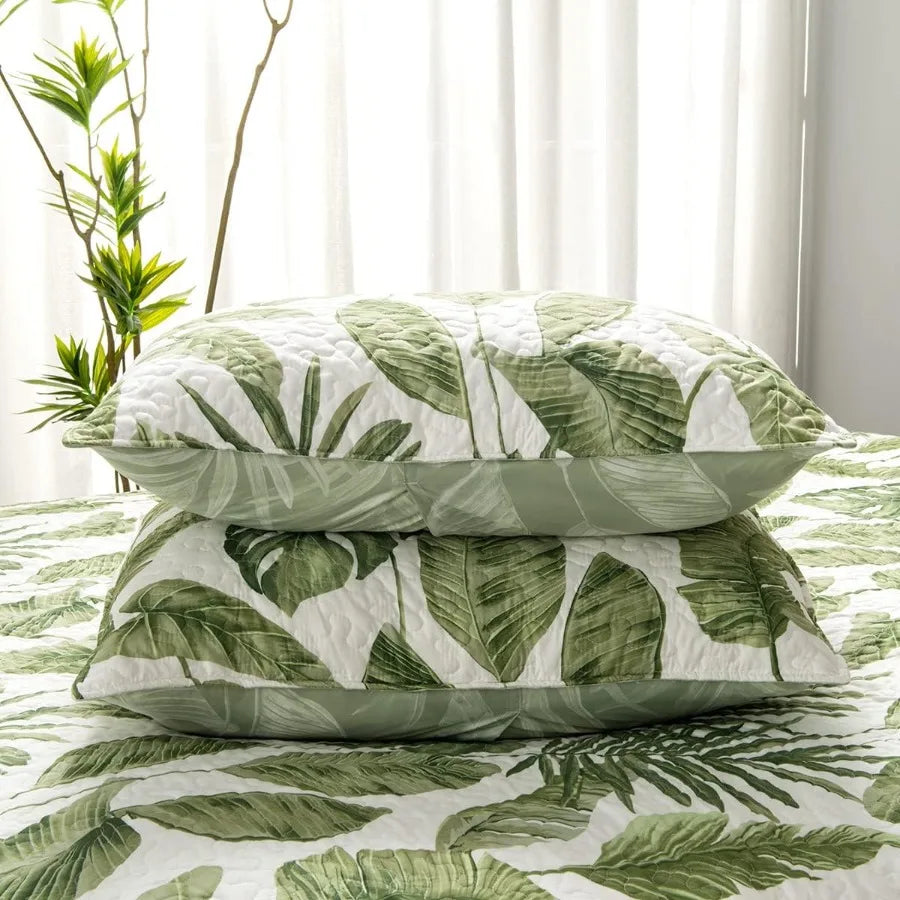 Queen Size 3Piece Quilt Set with Green Palm Leaves and Tropical Plants Design for Modern Bedroom Decor Soft Cotton Fabric Ideal
