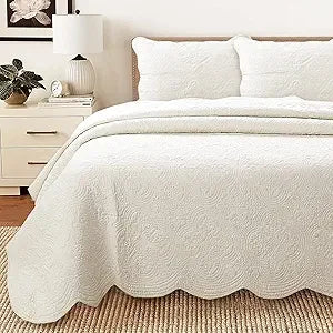 100% Cotton Medallion Off White Matelasse Embossed Bedding Quilt Set, Reversible Lightweight Bedspread
