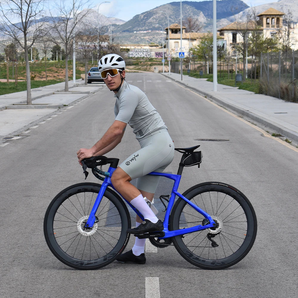 YKYWBIKE Men Cycling Bib Shorts Italy Padding 7Hour Riding 3D Bicycle Bibs Pants Breathable Hollow Back Seamless Road Bike Pants