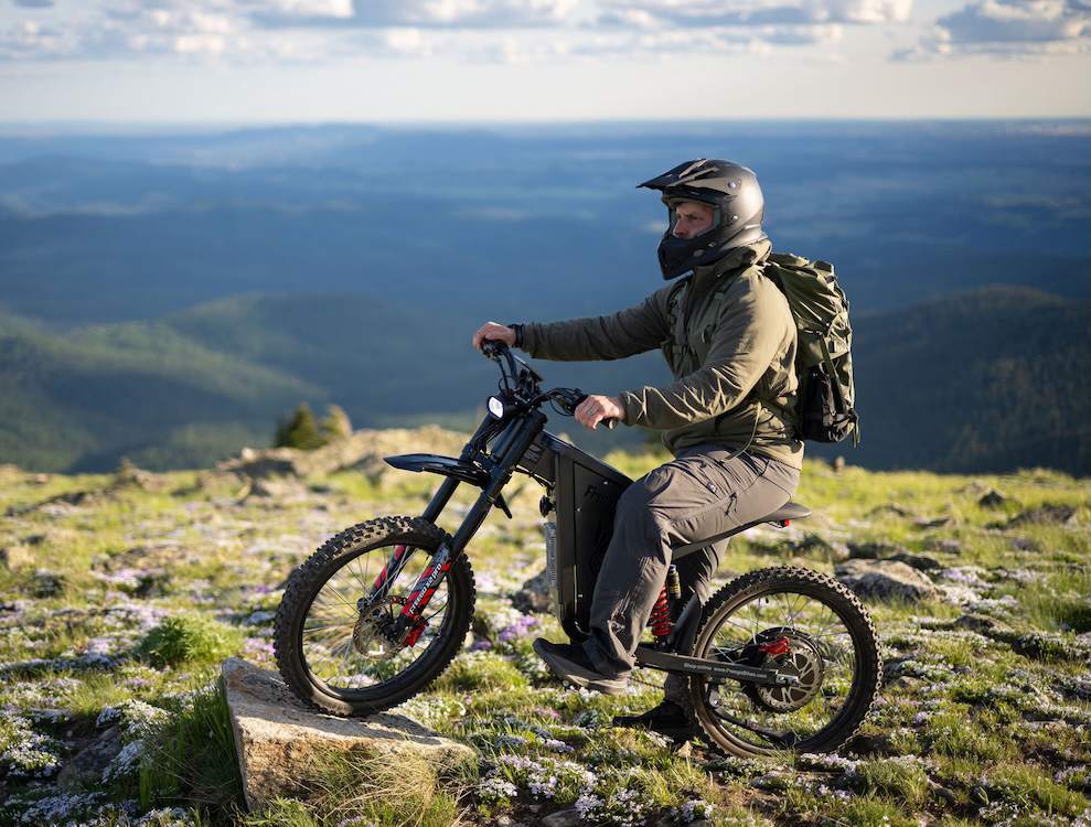 Freego Electric Dirt Bike for Adults X2 Pro Electric Motorcycle 6000W Motor 1800wh Battery Full Suspension 50MPH off-road E-Bike